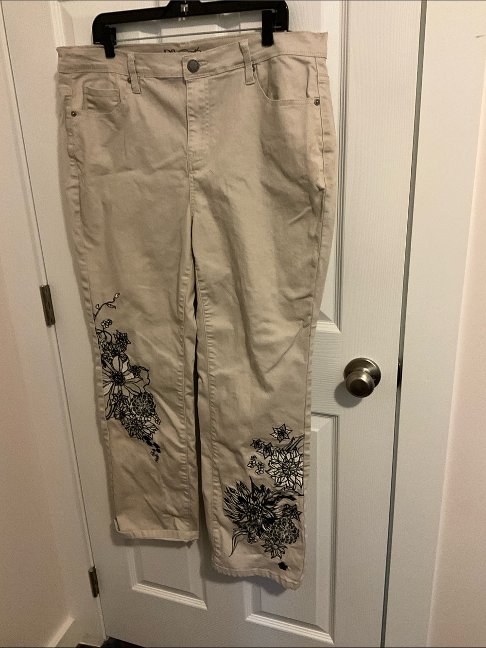 Tan Classic Straight Leg Trousers for Versatile Wear